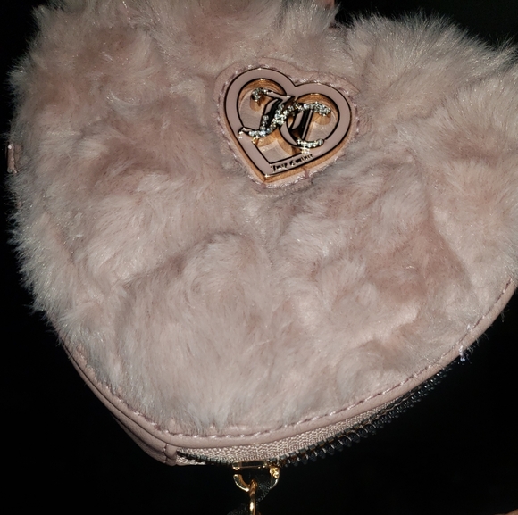 JUICY COUTURE FLUFFY HEART WRISTLET NWT - Picture 3 of 8